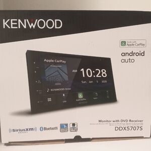 Kenwood voice activated or touch screendouble din radio unit - $300 obo